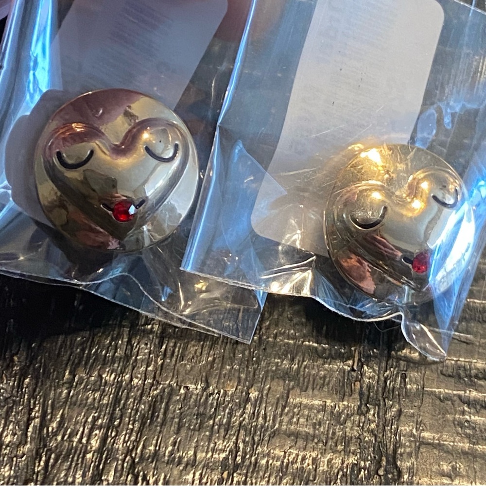 Pair of Magnolia and Vine Gold Heart and Red Crystal Standard Jewelry Snaps